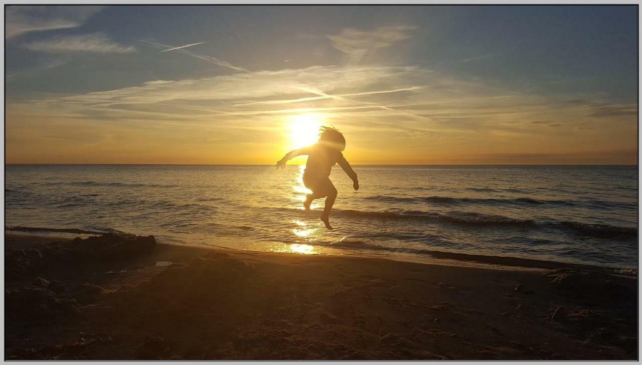 Ddr Wohnwagen Qek Direkt Am Strand Dranske Εξωτερικό φωτογραφία